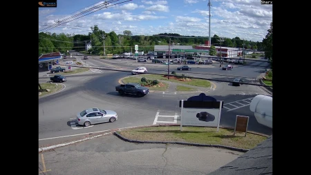 Live View of Rotary Traffic Circle in Derry, New Hampshire